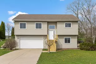 1055 Goehl Rd, Waterloo, WI 53594 - Photo 1