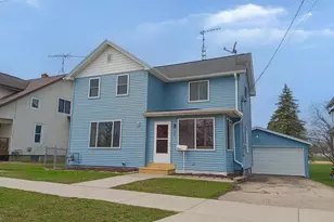 828 S Spring St, Beaver Dam, WI 53916 - Photo 1