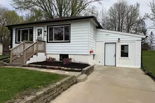735 Crescent St, Mauston, WI 53948 - Photo 1