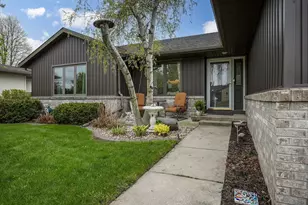 121 Stonehaven Dr, Sun Prairie, WI 53590 - Photo 1