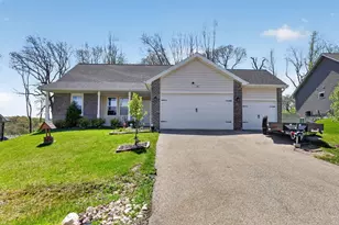 934 E Superior Dr, Edgerton, WI 53534 - Photo 1