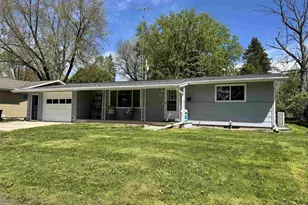 621 West St, Beaver Dam, WI 53916 - Photo 1