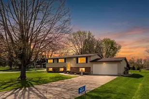 W869 Summit Ct, Green Lake, WI 54941 - Photo 1