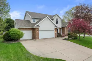 911 Eddington Dr, Sun Prairie, WI 53590 - Photo 1