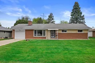 211 Prairie Ave, Lake Mills, WI 53551 - Photo 1