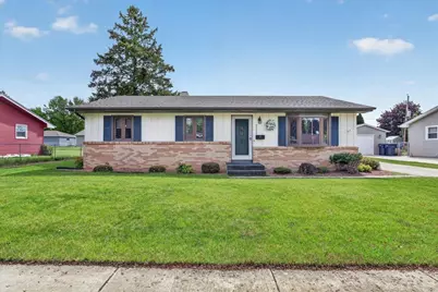 2215 S Grant Avenue, Janesville, WI 53546 - Photo 1
