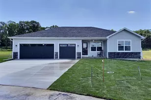 2926 Blue Jay Ln, Portage, WI 53901 - Photo 1