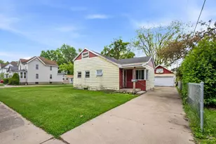 517 W Maple Ave, Beaver Dam, WI 53916 - Photo 1