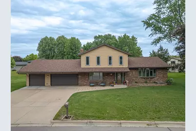 815 Westwood Drive, Onalaska, WI 54650 - Photo 1