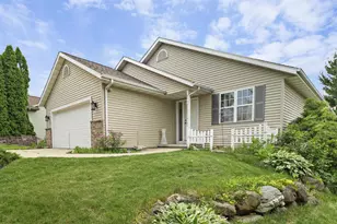 544 Berwick Dr, Sun Prairie, WI 53590 - Photo 1