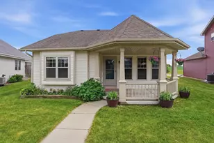 137 Covington Cove Cir, Deerfield, WI 53531 - Photo 1