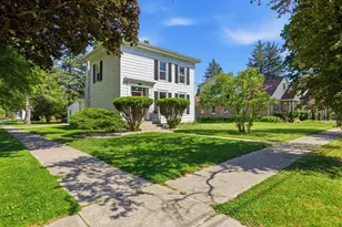 121 N 5th St, Delavan, WI 53115 - Photo 1