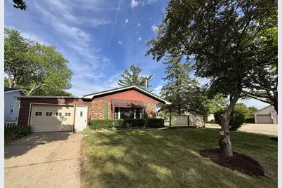 424 S Braun Avenue, Jefferson, WI 53549 - Photo 1