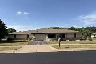 635 W Slifer St, Portage, WI 53901 - Photo 1