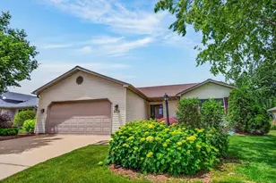973 Baneberry Dr, Sun Prairie, WI 53590 - Photo 1
