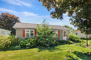 407 S 4th St, Mount Horeb, WI 53572 - Photo 1