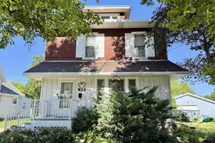 921 Cornelia St, Janesville, WI 53545 - Photo 1