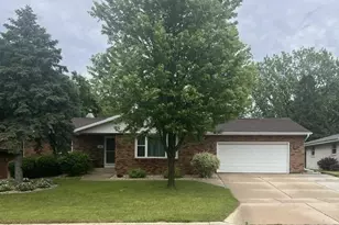 120 Arbor Hill Dr, Janesville, WI 53548 - Photo 1
