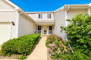 809-811 Vista Ridge Dr, Mount Horeb, WI 53572 - Photo 1