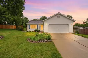 9 Ward Ct, Madison, WI 53713 - Photo 1