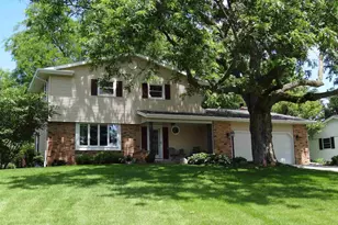 531 Greendale Dr, Janesville, WI 53546 - Photo 1