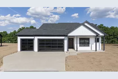 3800 N Woodbury Lane, Janesville, WI 53545 - Photo 1