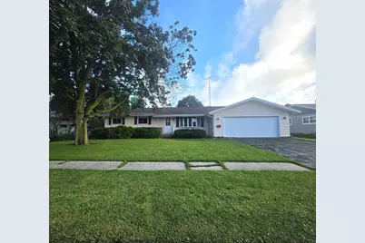 904 Pleasant Avenue, Waupun, WI 53963 - Photo 1