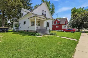 134 S Mill St, Juneau, WI 53039 - Photo 1