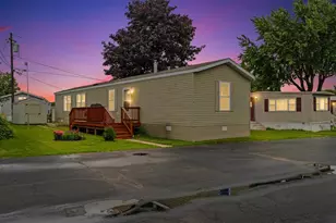 1025 Oake S Ave, Onalaska, WI 54650 - Photo 1