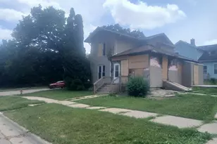 402 Ravine St, Janesville, WI 53548 - Photo 1