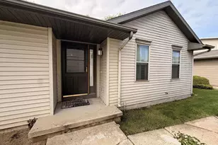 25 Plum Tree Village, Beloit, WI 53511 - Photo 1