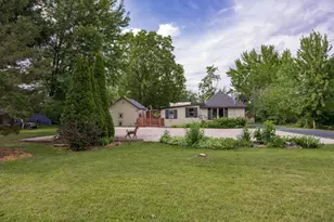 413 Jackson St, Mauston, WI 53948 - Photo 1