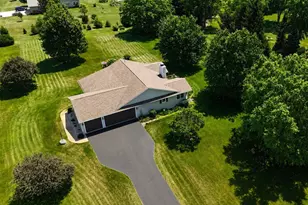 4195 S Satinwood Dr, Beloit, WI 53511 - Photo 1