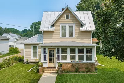 708 Oak Street, Baraboo, WI 53913 - Photo 1