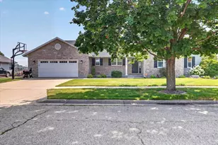 1038 Summerhill Dr, Janesville, WI 53546 - Photo 1