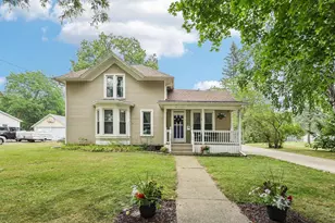 133 Franklin St, Lake Mills, WI 53551 - Photo 1