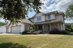 642 E Waterford Dr, Beloit, WI 53511 - Photo 1