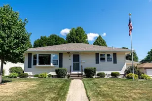 624 Kelly St, Sun Prairie, WI 53590 - Photo 1
