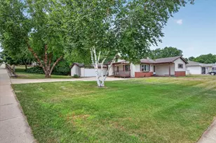 4 S Wright Rd, Janesville, WI 53546 - Photo 1