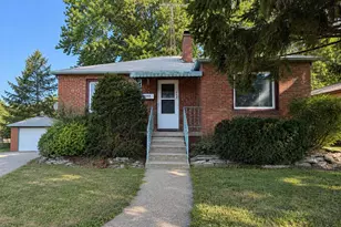 929 Center St, Delavan, WI 53115 - Photo 1
