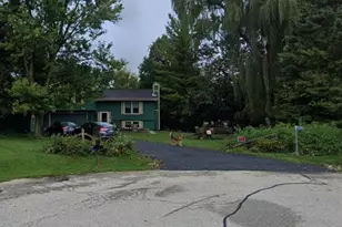 W287N6453 Highland Ct, Hartland, WI 53029 - Photo 1