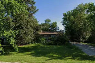 855 E Columbine Dr, Beloit, WI 53511 - Photo 1