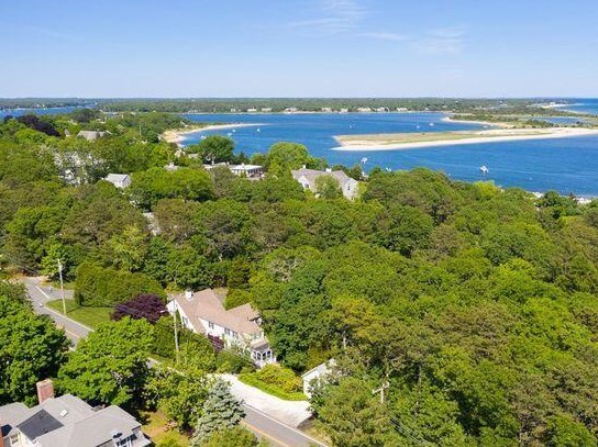 55 Poponessett Rd, Cotuit, MA 02635 exterior