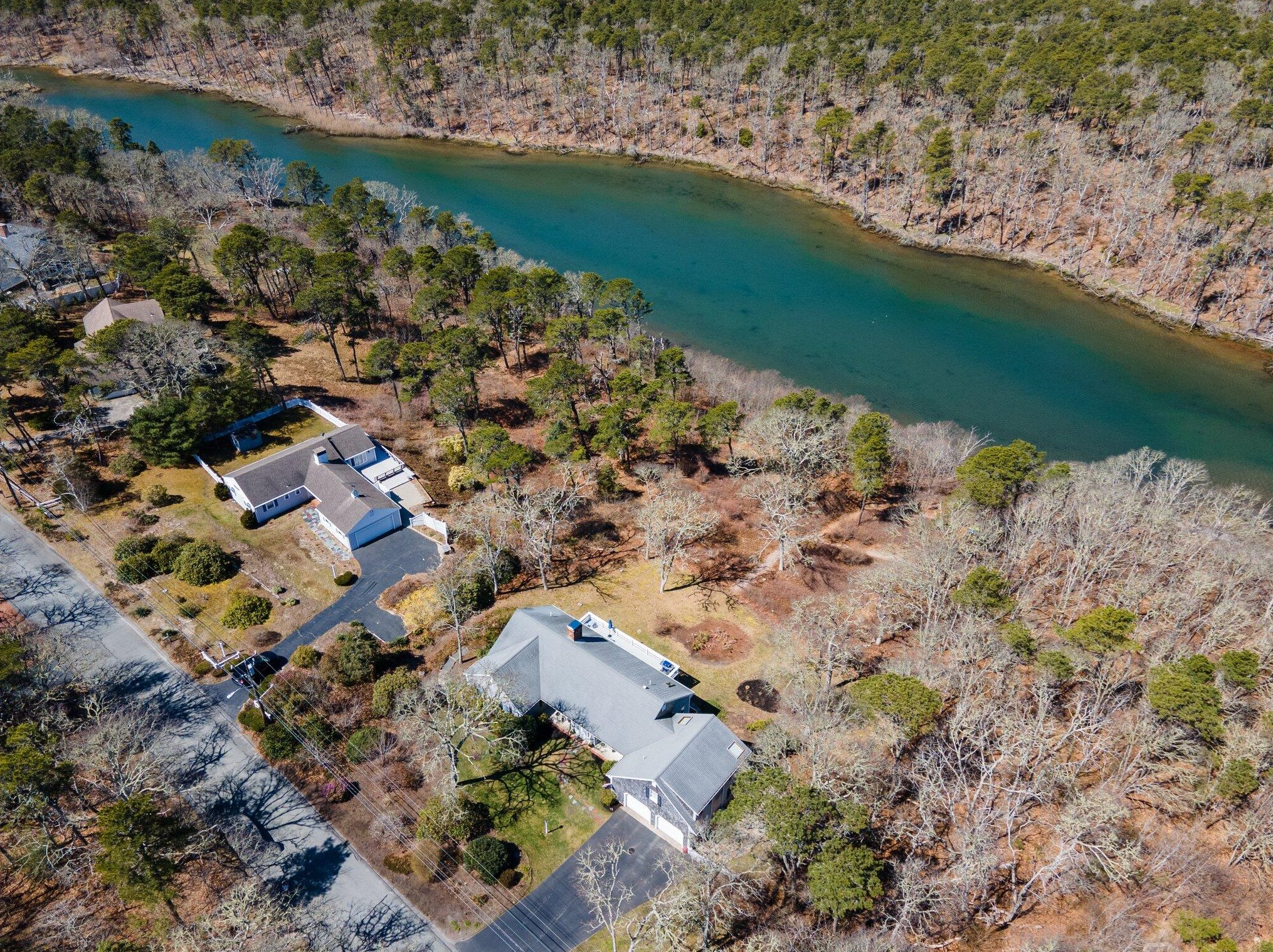 595 Riverview Dr, Chatham MA  02633-1117 exterior