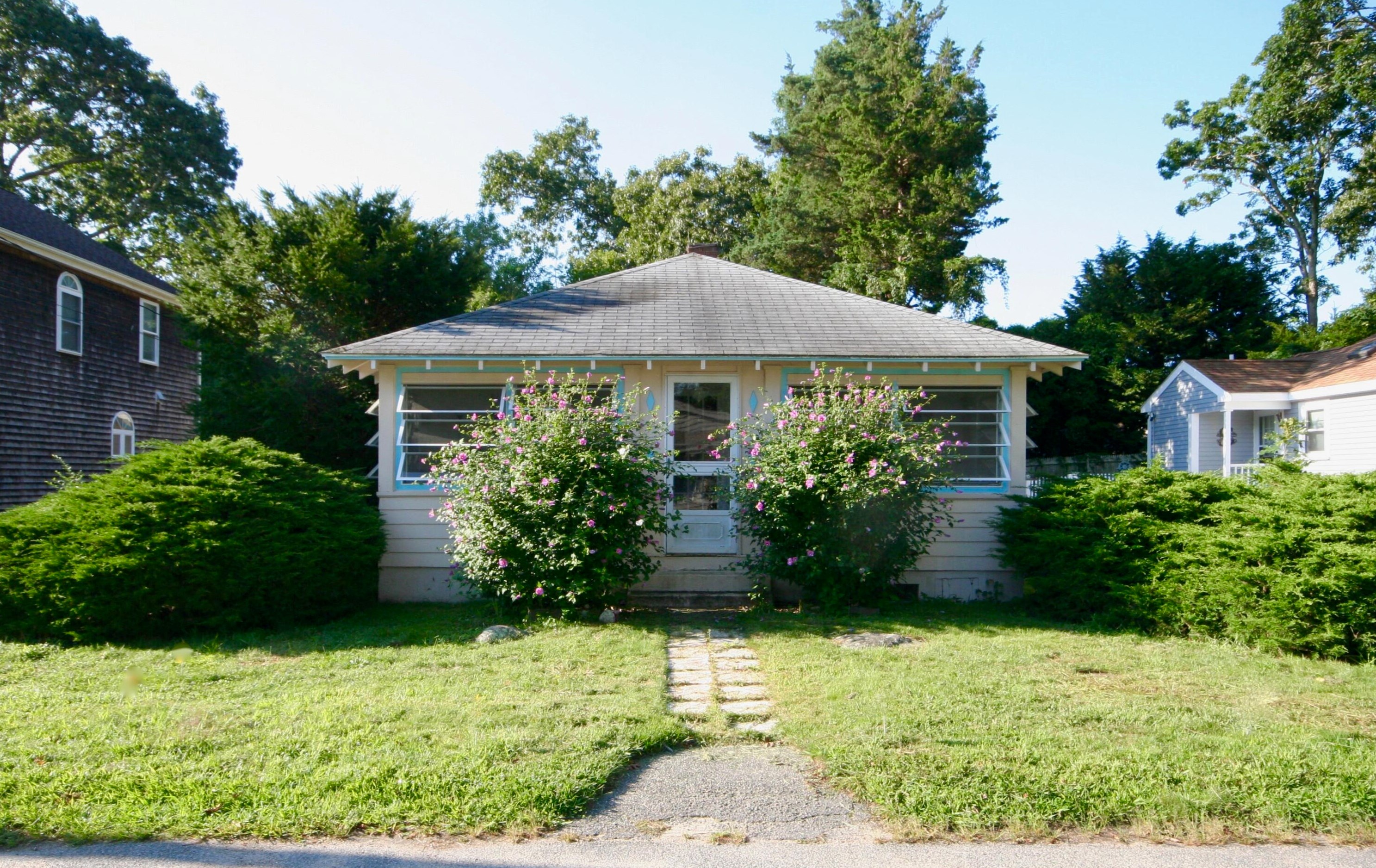 40 Silver Beach Ave, North Falmouth, MA 02556