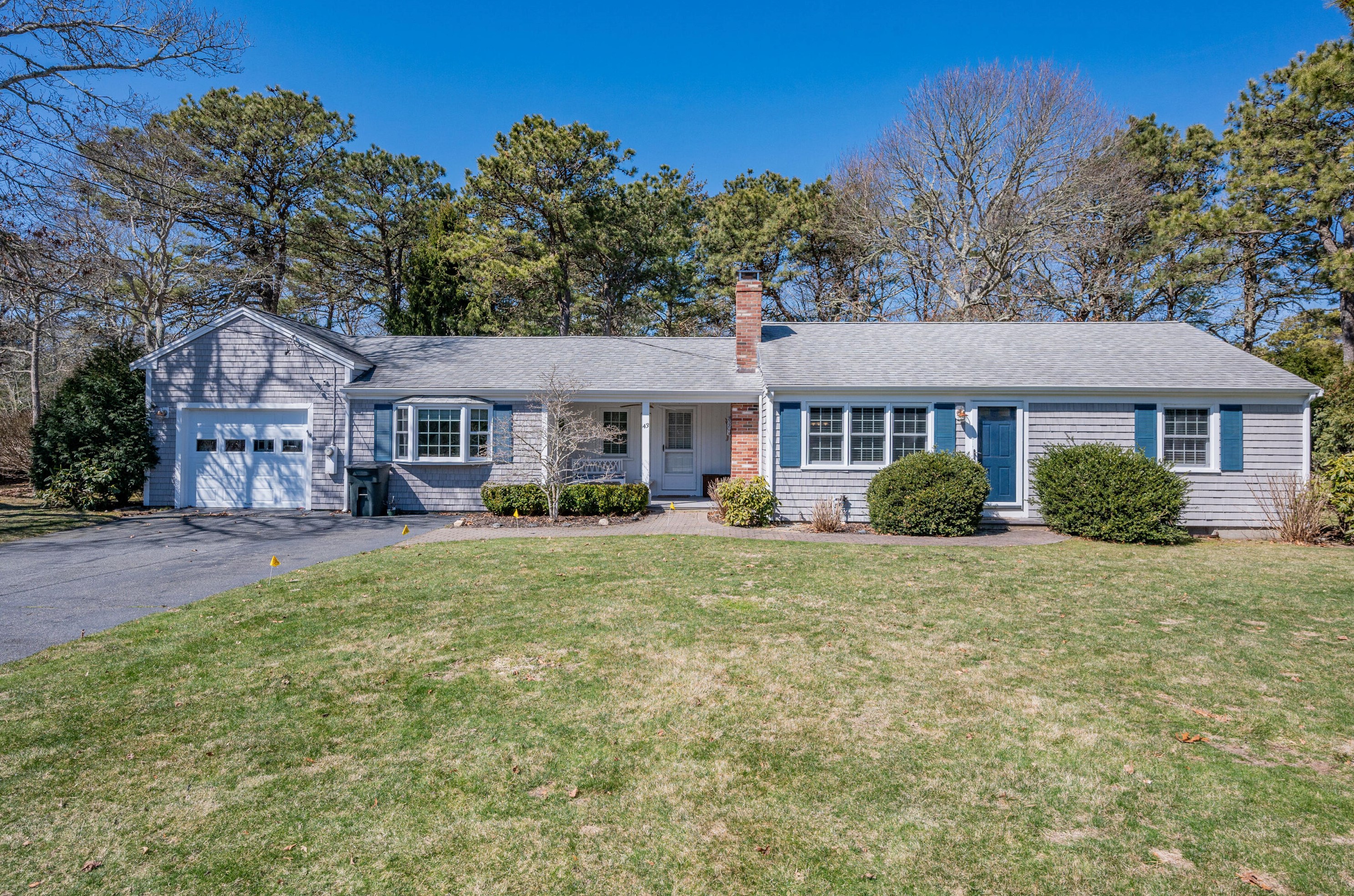 43 Hemeon Dr, Yarmouth, MA 02673 exterior