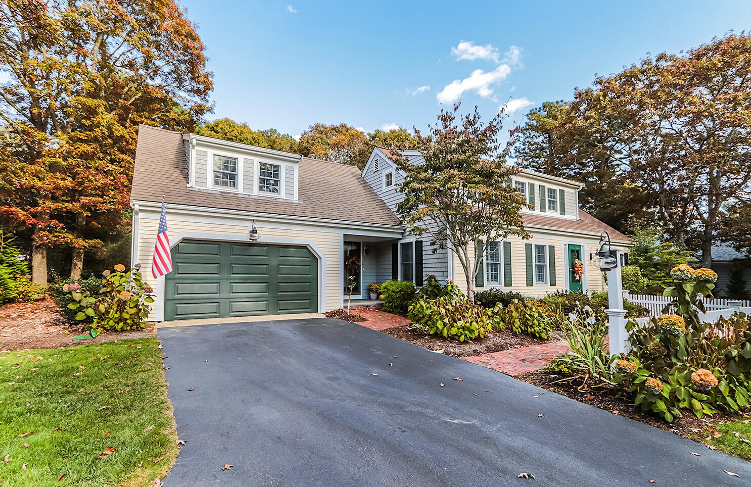 64 Cotuit Bay Dr, Cotuit, MA 02635 exterior