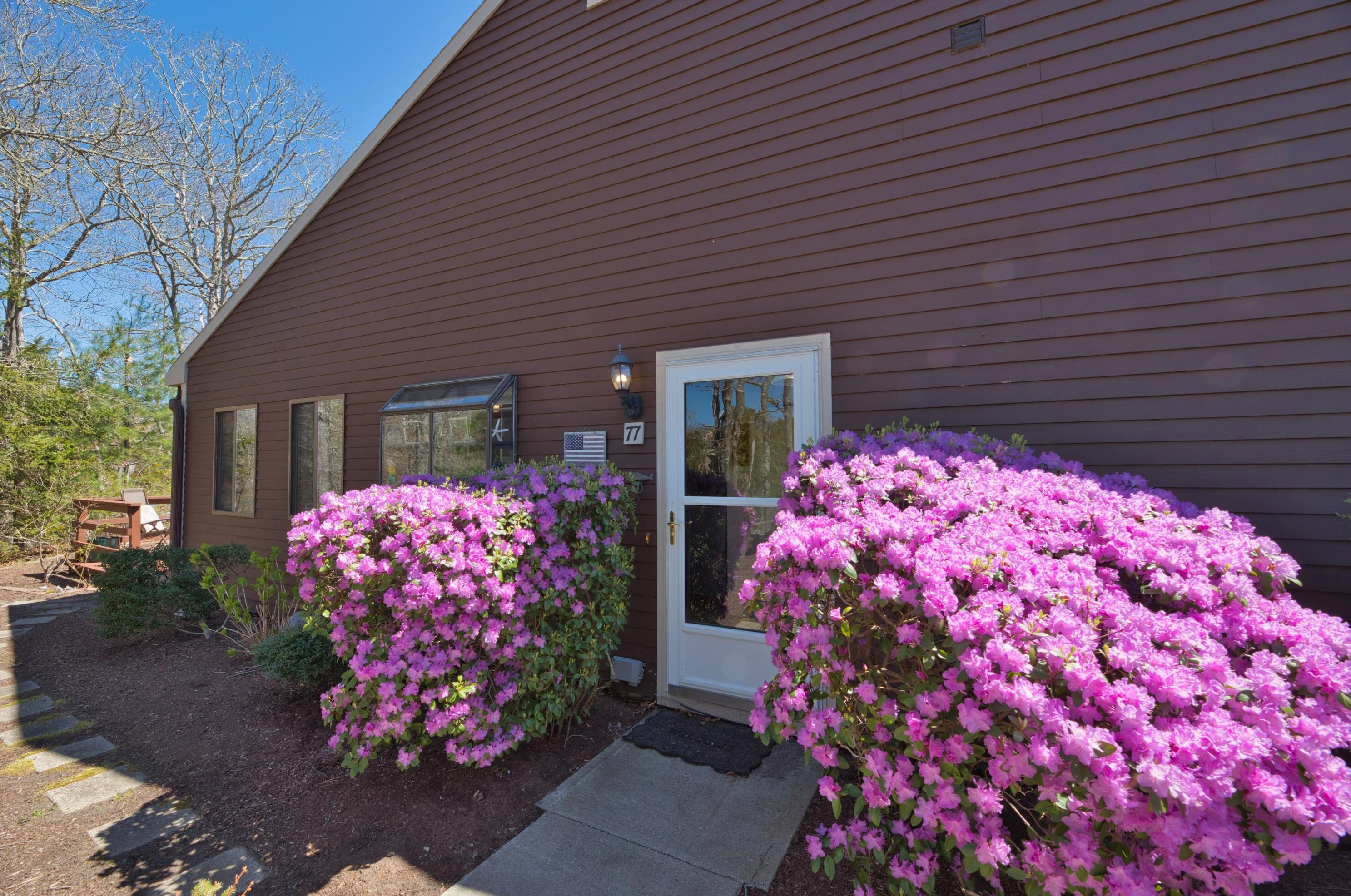 77 Round House Rd, Bourne, MA 02532 exterior