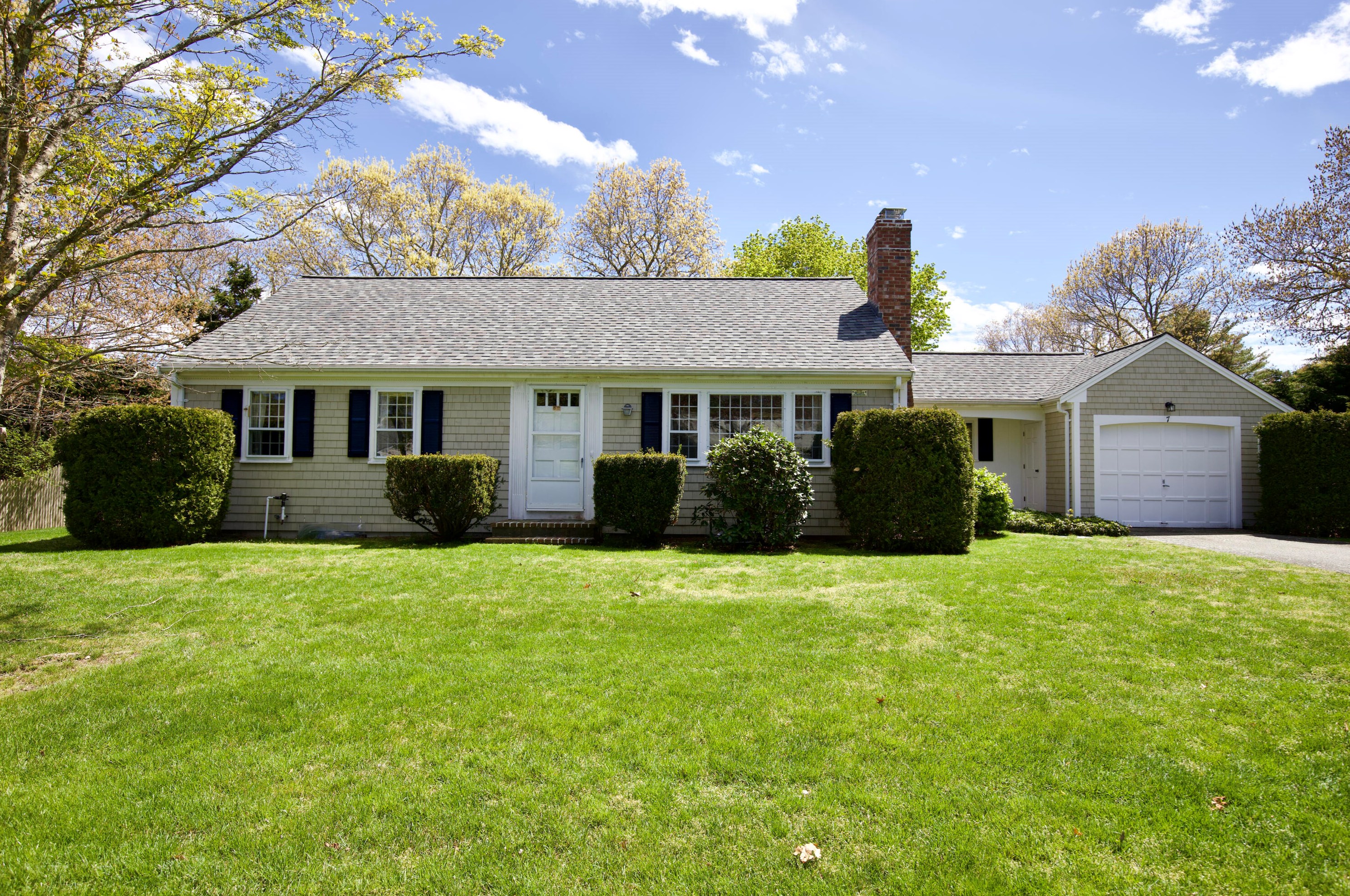 7 Barkley St, Yarmouth, MA 02664