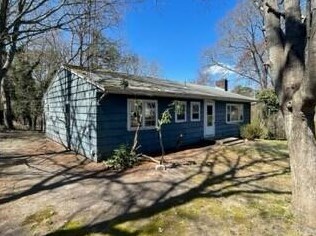 9 Mercury Ave, Bourne, MA 02559